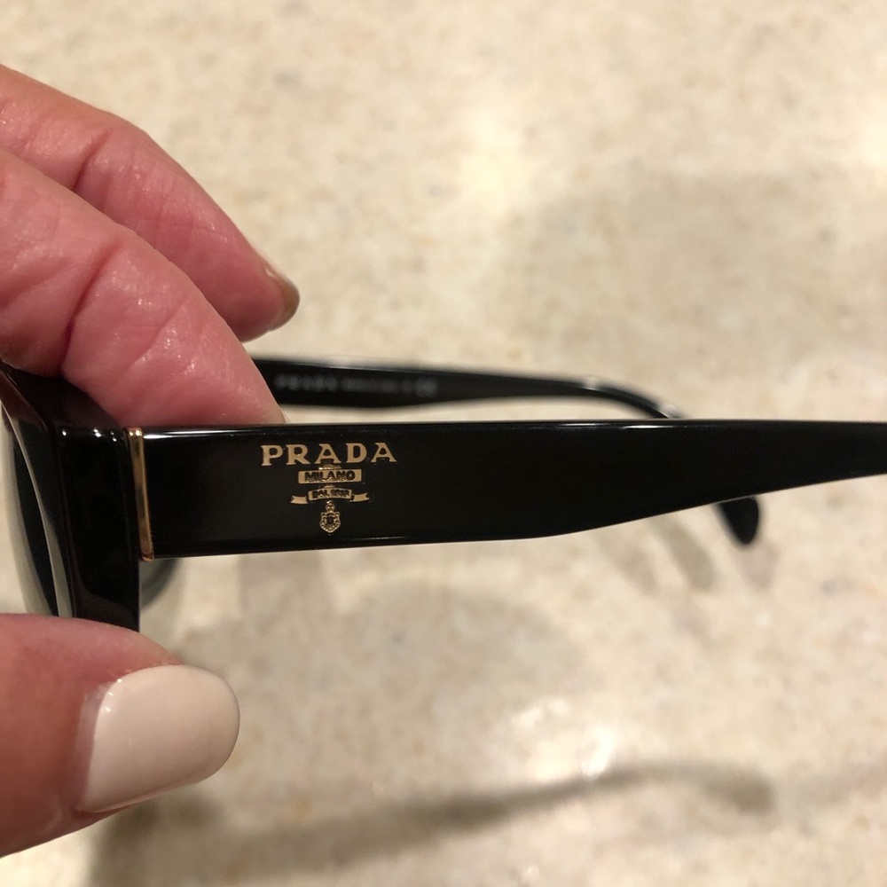 PRADA Sungkasses - Picture 4 of 12